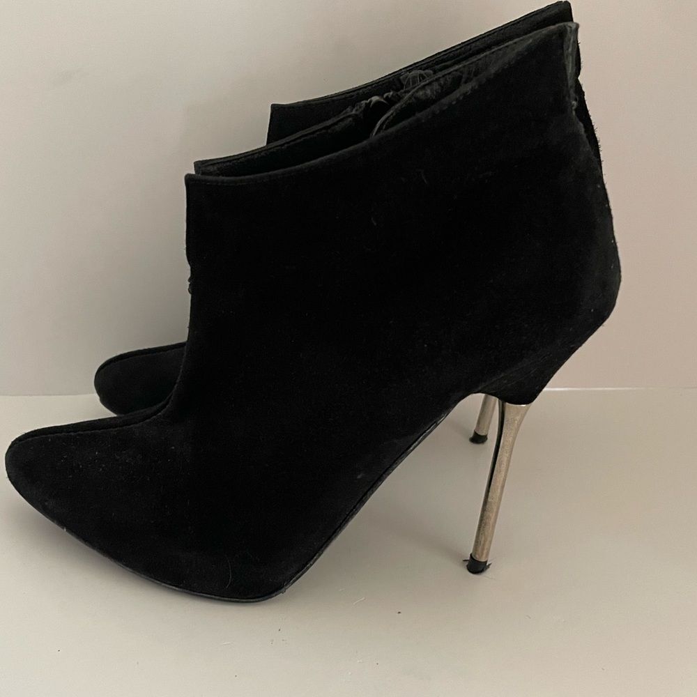 Stuart Weitzman Black Stiletto Ankle Boots with Silver Heel Size 5.5